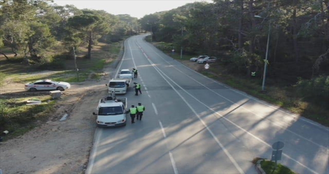 Antalya'da 2 saatlik havadan trafik denetiminde 22 sürücüye ceza uygulandı