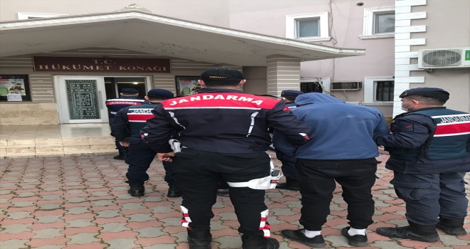 Antalya'da demir kapı çalan 3 şüpheli tutuklandı