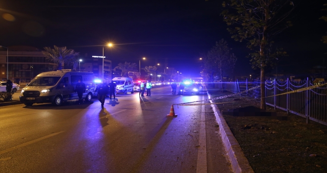 Antalya'da devrilen motosikletin sürücüsü öldü