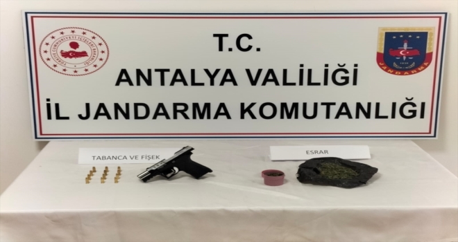 Antalya'da uyuşturucu operasyonunda 4 şüpheli yakalandı