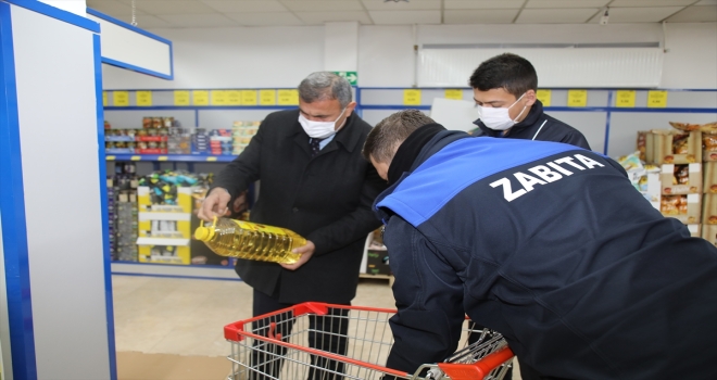Çubuk'ta zabıta ekiplerinin marketlerde etiket denetimi devam ediyor
