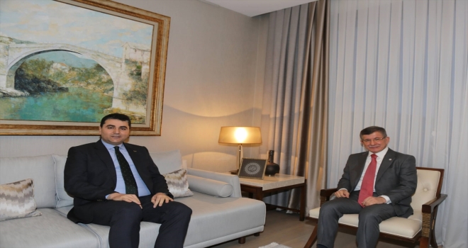 Gelecek Partisi Genel Başkanı Davutoğlu, Demokrat Parti Genel Başkanı Uysal ile görüştü