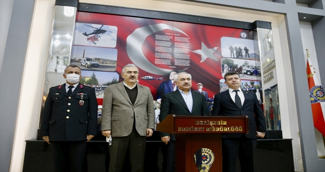 İçişleri Bakan Yardımcısı Ersoy, Eskişehir'de yılbaşı denetimine katıldı: