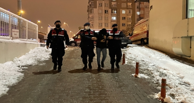 Kayseri'de kaçak sigara üretilen adreslere operasyon düzenlendi