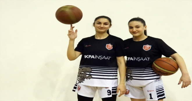 Kepezli iki genç basketbolcu, Kadın Basketbol Bölgesel Ligi'nde oynayacak