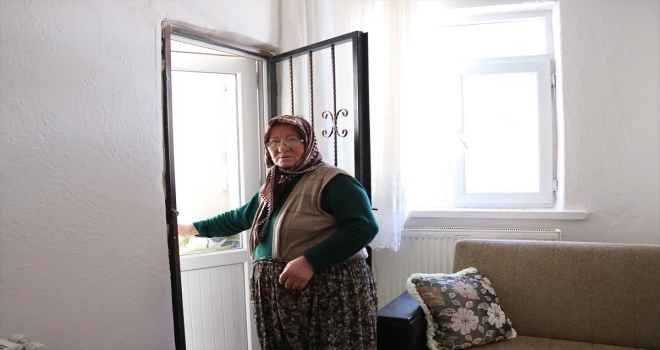 Niğde'de girdikleri evde pasta yiyen hırsızlar eşyaları çaldı