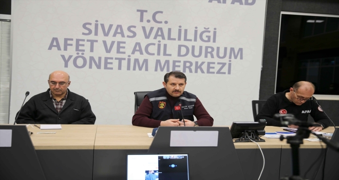 Sivas-Malatya karayolu yoğun kar ve tipi nedeniyle ulaşıma kapatıldı