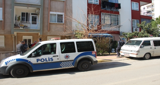 Antalya'da müzisyen evinde ölü bulundu