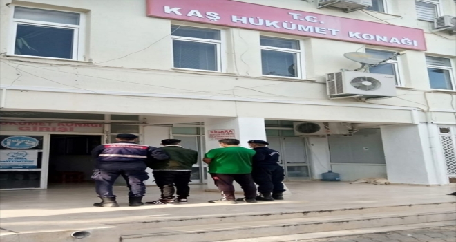 Antalya'da yaralama ve tehdit suçundan aranan zanlı tutuklandı 