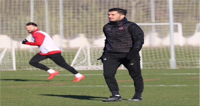 Antalyaspor'un yeni transferi Luiz Adriano ilk antrenmanına çıktı