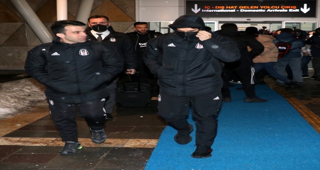 Beşiktaş kafilesi Sivas'a rötarlı geldi