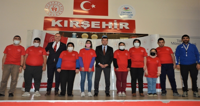 Gençlik merkezi 100 engelli gencin 