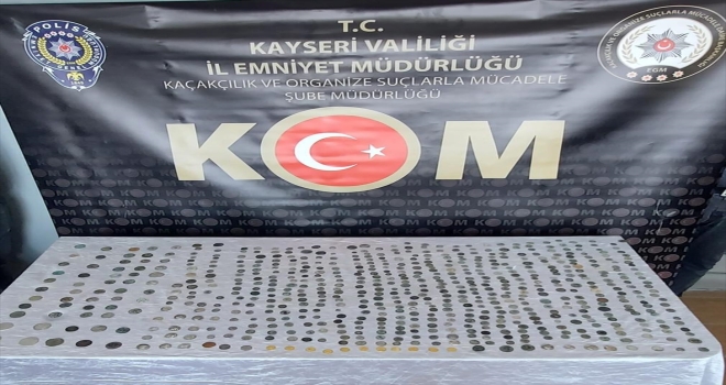 Kayseri'de buzdolabında 688 sikke ele geçirildi