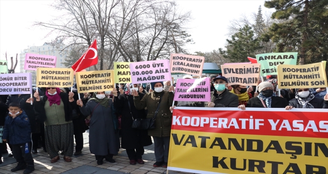 Kayseri'de konut kooperatifi mağduru olduklarını iddia eden 500 kişi eylem yaptı