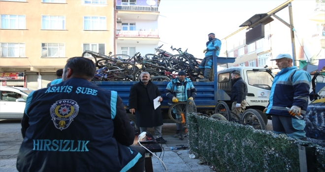 Kayseri'de yaklaşık 20 kamyonet dolusu çalıntı malzeme ele geçirildi