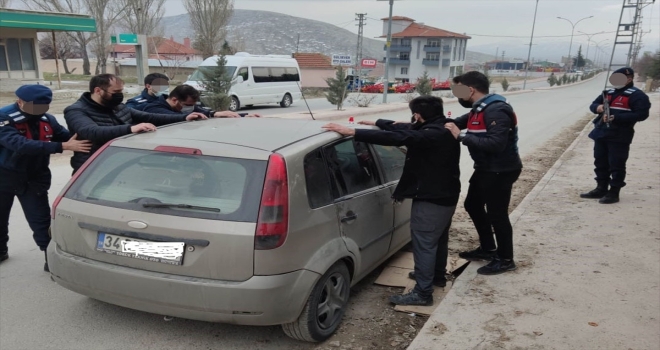 Konya'da biri kırmızı bültenle aranan DEAŞ üyesi olduğu öne sürülen 3 şüpheli yakalandı 