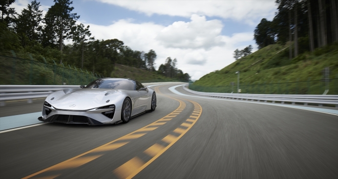 Lexus yeni elektrikli spor otomobilinin yeni görsellerini paylaştı 