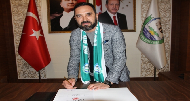 Serik Belediyespor, teknik direktör Hakan Yılmaz ile yollarını ayırdı