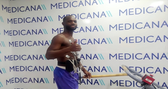 Sivasspor'un yeni transferi Moussa Konate sağlık kontrolünden geçti