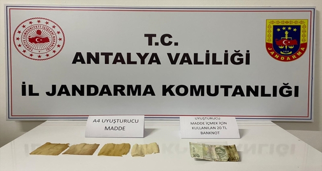 Yüzüne taktığı maskede uyuşturucu ele geçirildi