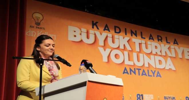 AK Parti Kadın Kolları Genel Başkan Yardımcısı Nilgün Ök, Antalya'da kadınlarla buluştu: