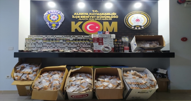 Alanya'da kaçak makaron, nargile ve pipo tütünü ele geçirildi