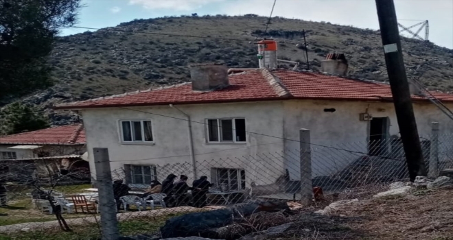 Ankara'da sobadan sızan gazdan zehirlenen kişi öldü, eşi ve kızı hastaneye kaldırıldı
