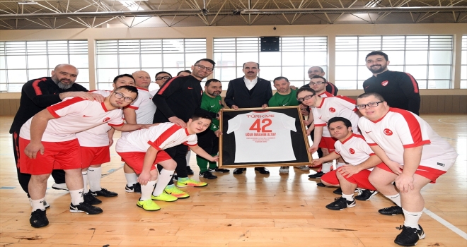 Başkan Altay'dan Down Sendromlular Futsal Milli Takımı'na ziyaret
