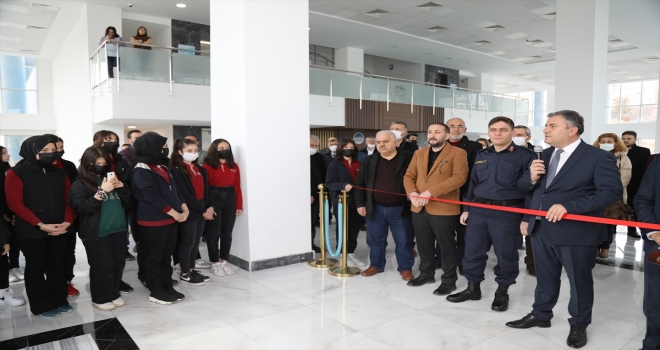 Çubuk'ta öğrencilerden resim ve teknoloji tasarım sergisi