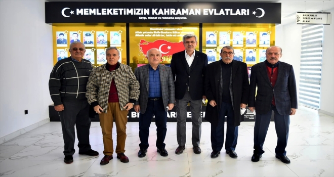 Eski TBMM Başkanı Cemil Çiçek Beypazarı Belediye Başkanı Kaplan'ı ziyaret etti