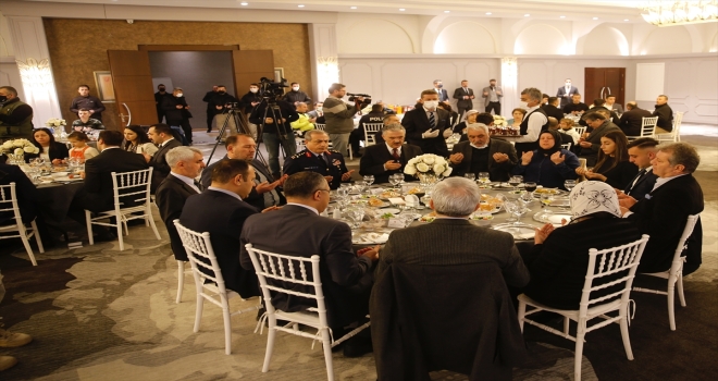 Eskişehir'de şehit aileleri ile gazilere devlet övünç madalyası ve beratı verildi