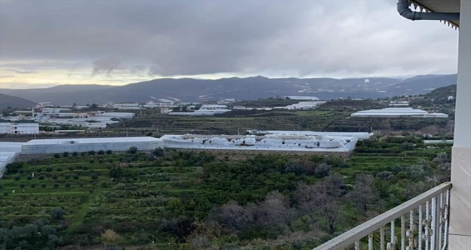 GÜNCELLEME - Antalya'da hortum, fırtına ve sağanak hasara yol açtı