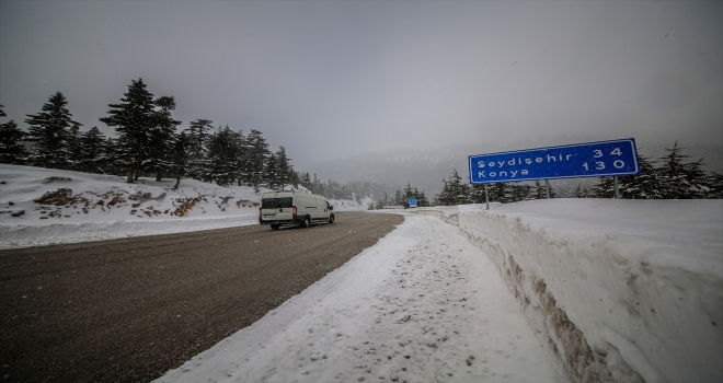 Kapanan Antalya-Konya kara yolu tır geçişine açıldı