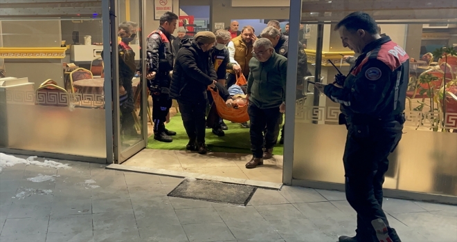 Kayseri'de oyun salonunda silahla vurulan kişi hastaneye kaldırıldı 