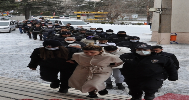 Konya merkezli dolandırıcılık operasyonunda 13 zanlı tutuklandı