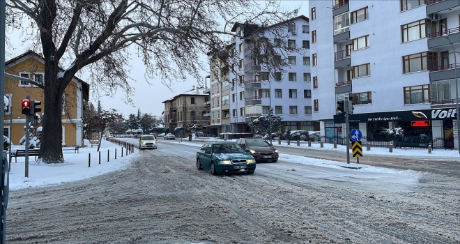 Konya'yı çevre illere bağlayan kara yolları ulaşıma kapandı