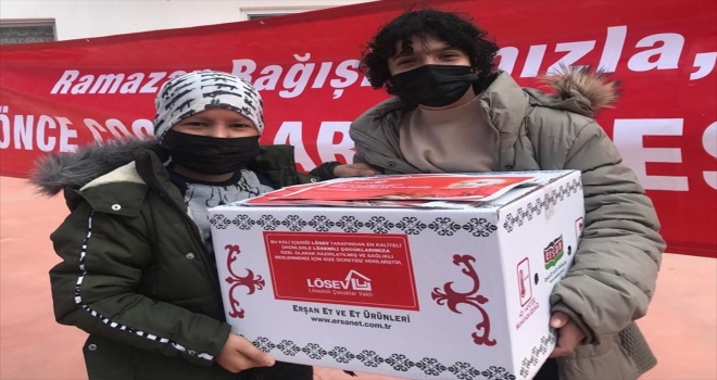LÖSEV Antalya'daki 150 aileye et ve et ürünleri dağıtımı yaptı