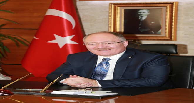 Sivas Valisi Ayhan ve Belediye Başkanı Bilgin’den Berat Kandili mesajı