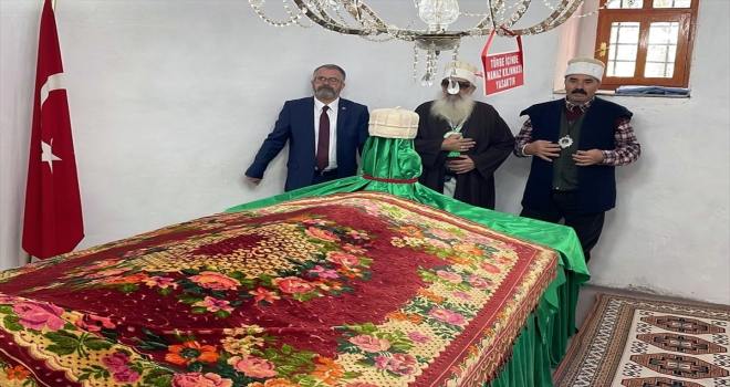 Türkmen Alevi Bektaşi Vakfından Hasandede Cami ve Türbesi'ne ziyaret