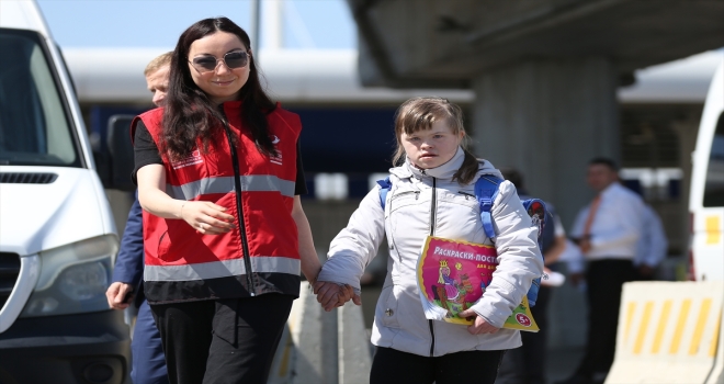 Ukrayna'dan tahliye edilen yetimler Antalya'da güvende hissediyor