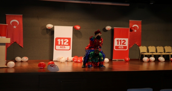 Anaokulu öğrencilerine Hacivat ve Karagöz ile 