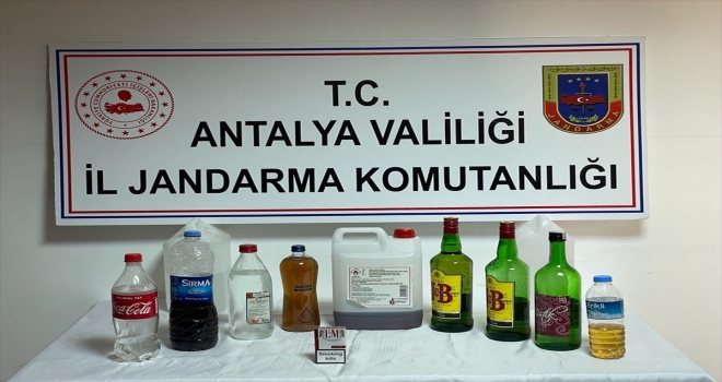 Antalya'da 10 litre kaçak alkol ele geçirildi