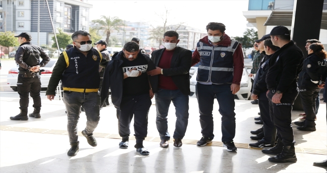 Antalya'da 14 kişinin yaralandığı kavgayla ilgili 8 kişi tutuklandı