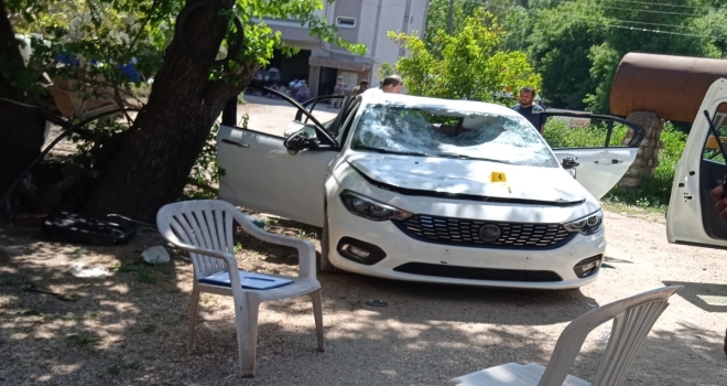 Antalya'da kavgada 3 kişi silahla 1 kişi de darbedilerek yaralandı