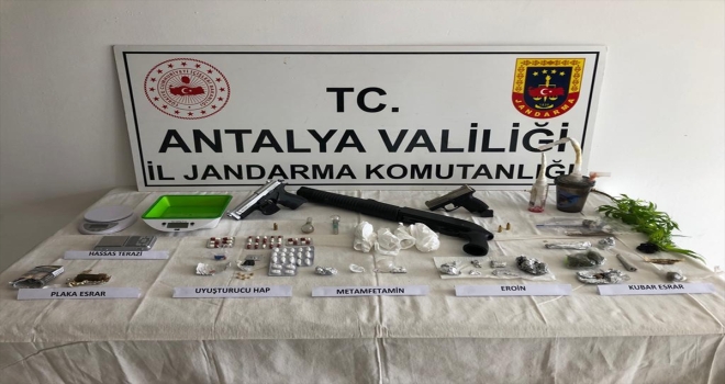 Antalya'da uyuşturucu operasyonunda 13 şüpheli yakalandı