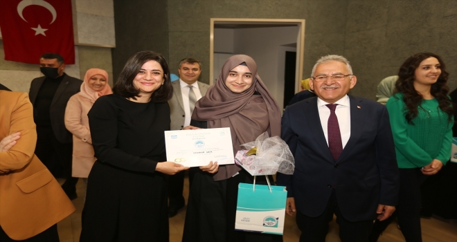 Başkan Büyükkılıç, Mutlu Evlilik Akademisi sertifika törenine katıldı