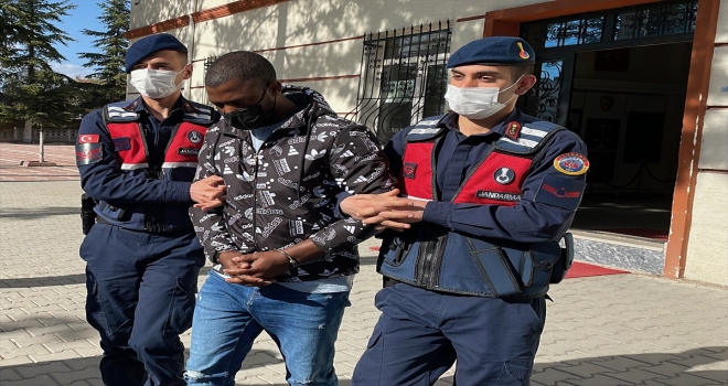 Eskişehir'deki 60 bin 950 dolarlık dolandırıcılığın Honduras uyruklu firari şüphelisi yakalandı