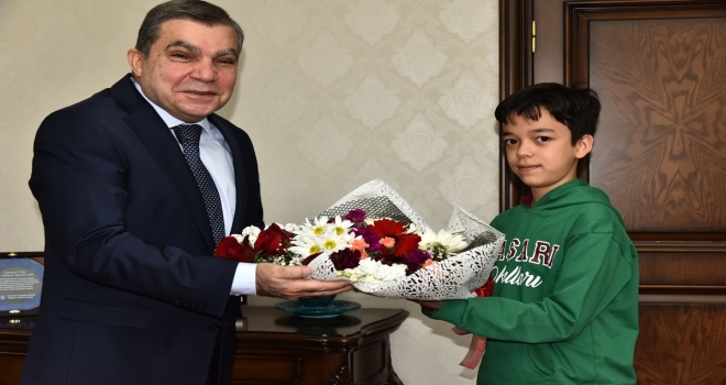 Karaman Valisi Işık, koltuğunu ilkokul öğrencisine devretti