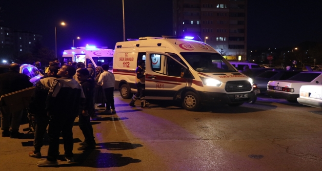 Kayseri'de bir evde çıkan yangında 4 kişi dumandan zehirlendi