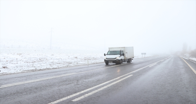 Kayseri ve Niğde'ye kar yağdı
